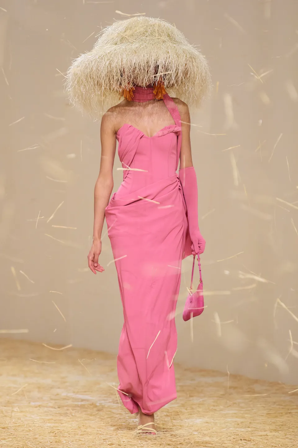Asymmetric Silhouette 14