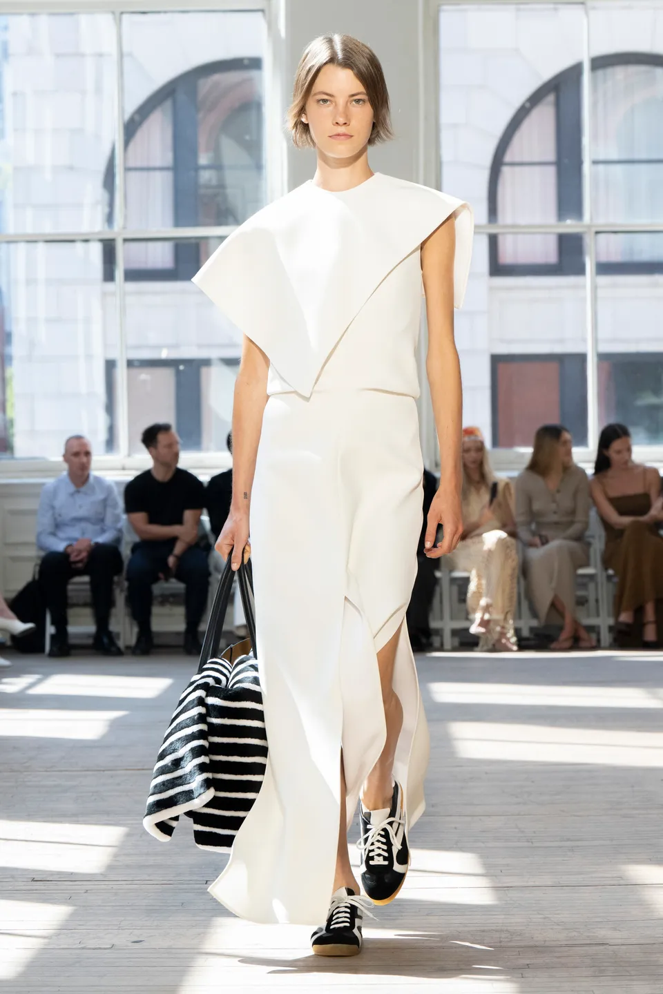 Asymmetric Silhouette 16
