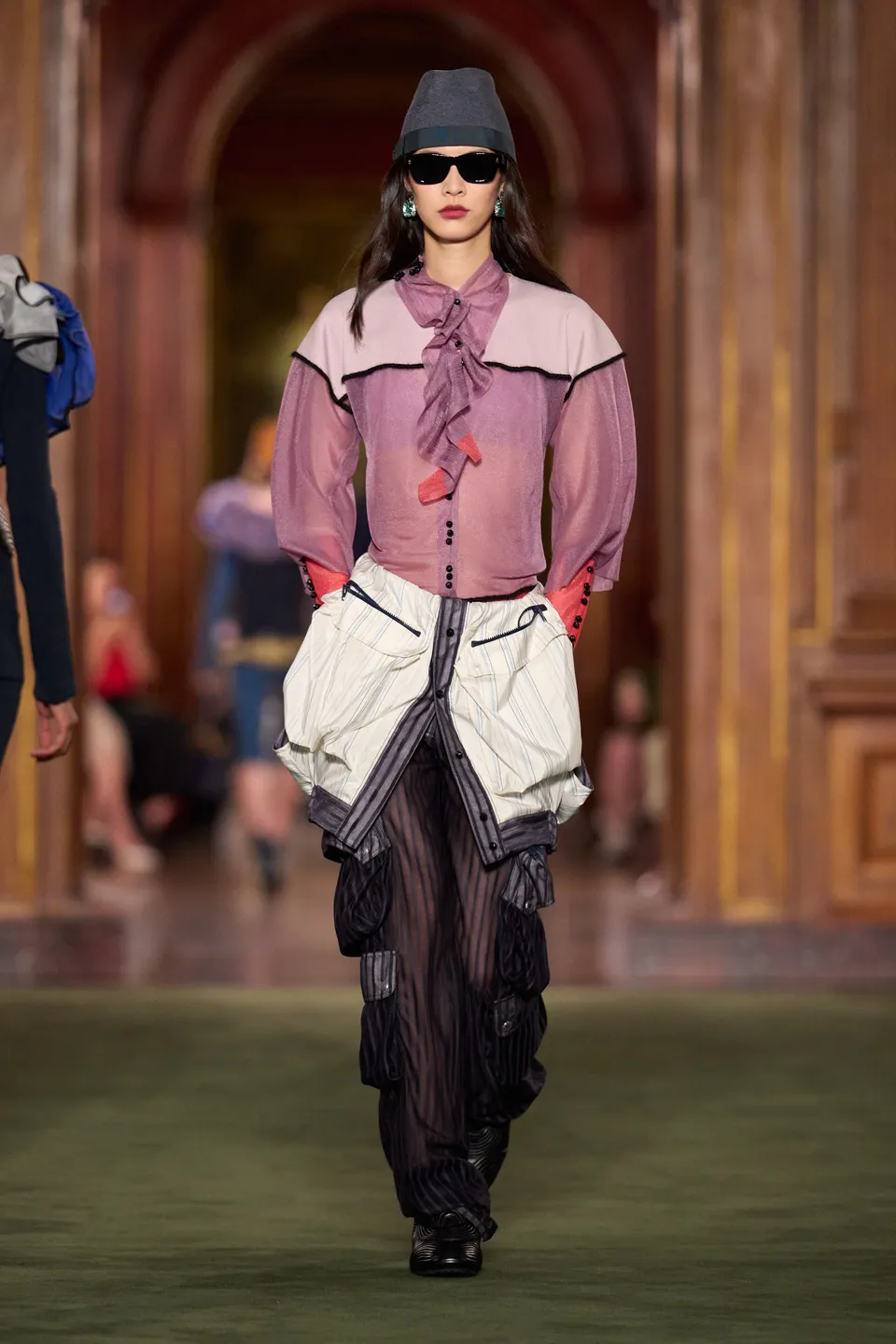 Louis Vuitton Cruise 2027 10