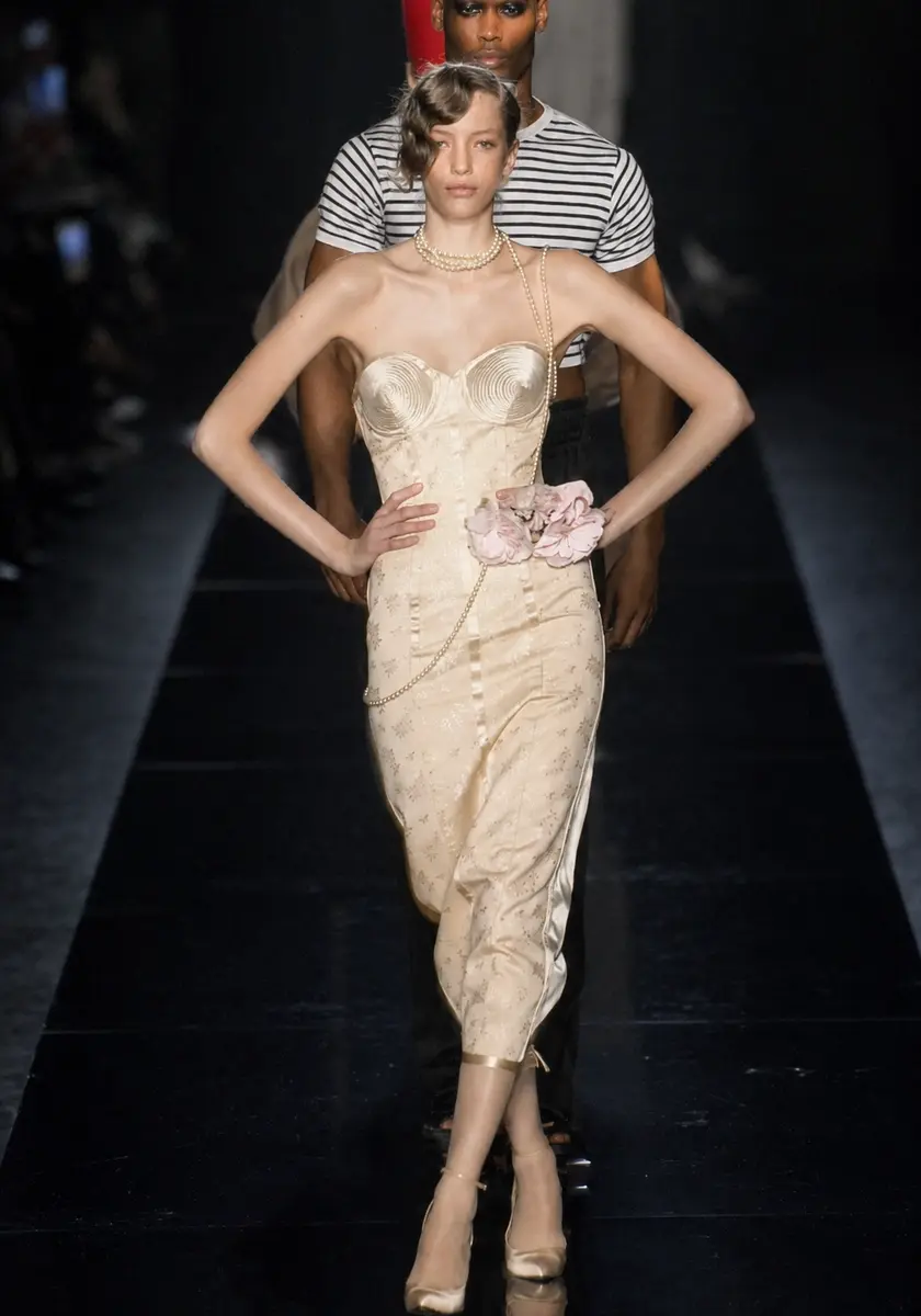 pin-up girl runway 2