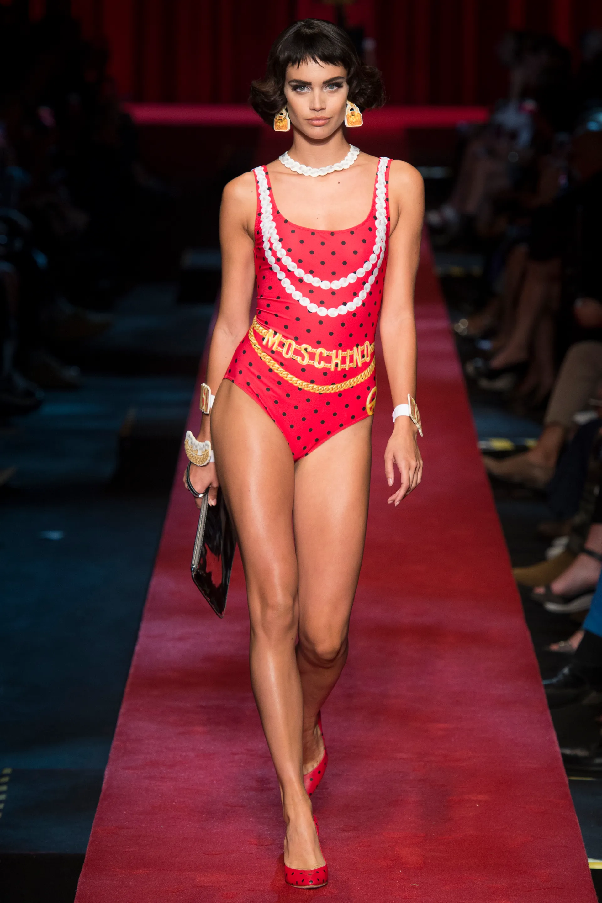 pin-up girl style runway cc