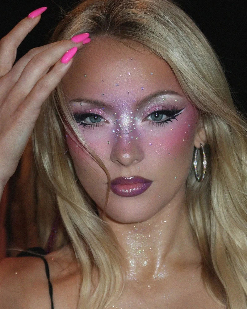 Zara Larsson Turns Technicolor Makeup Into A Full-Body Sugar Rush 5