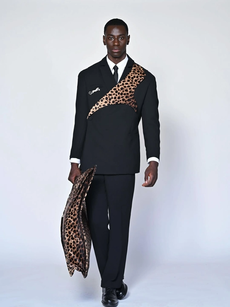 The DR Congo Leopard Suit As an Always Loaded Garment 1