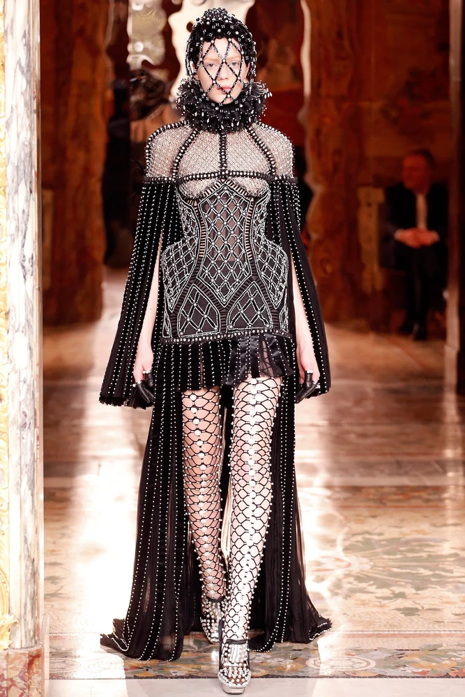 Elizabethan style 10