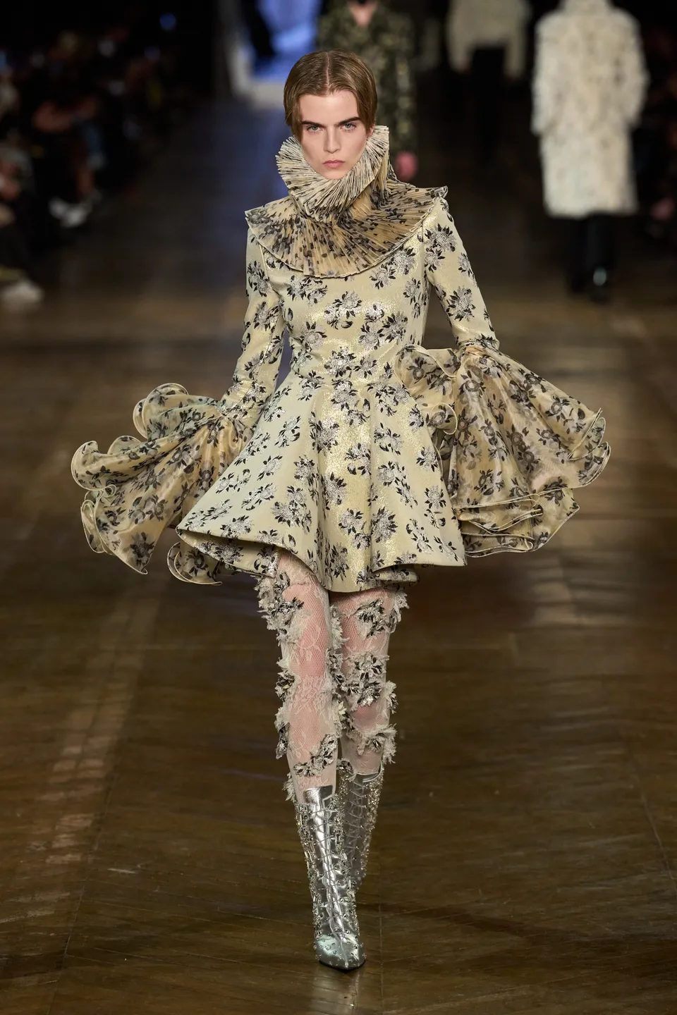 Elizabethan style 17