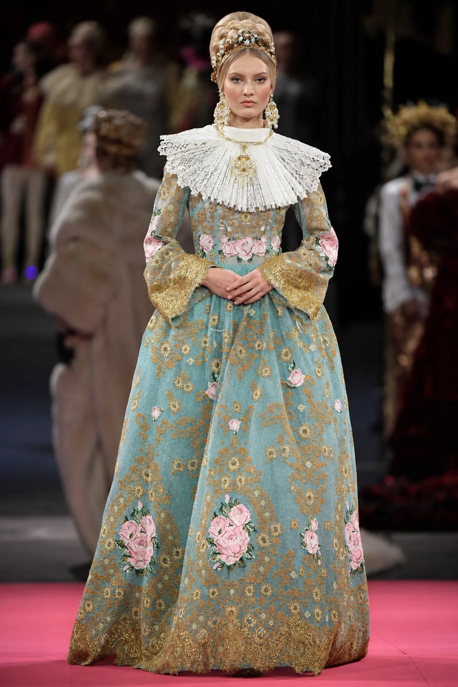 Elizabethan style 34