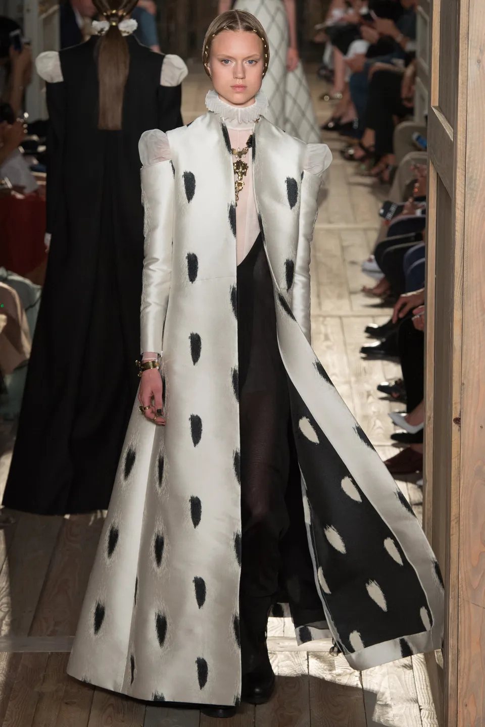 Elizabethan style 38
