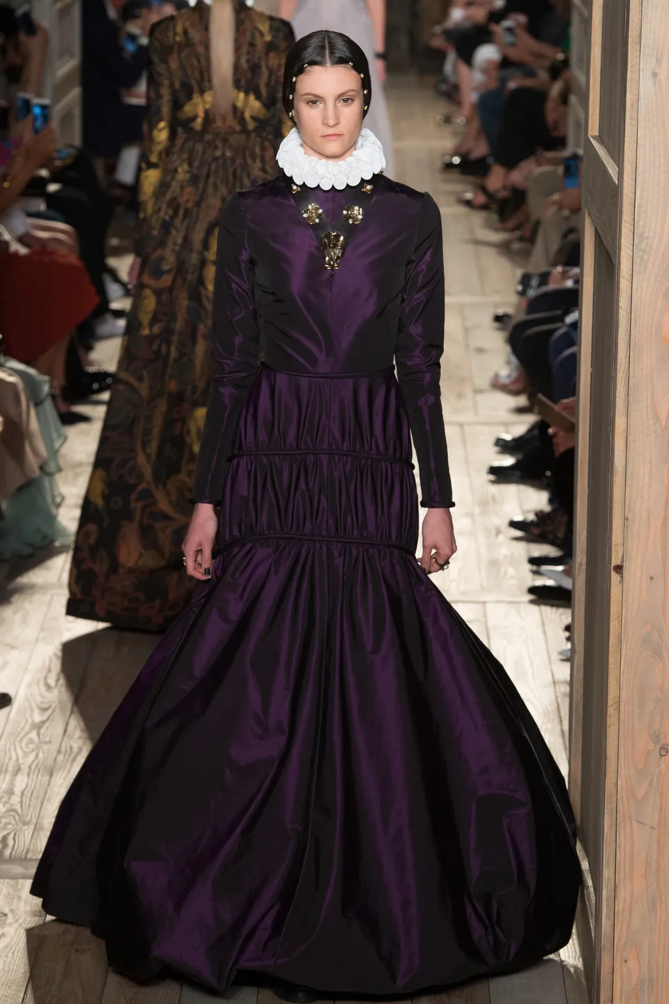 Elizabethan style 39