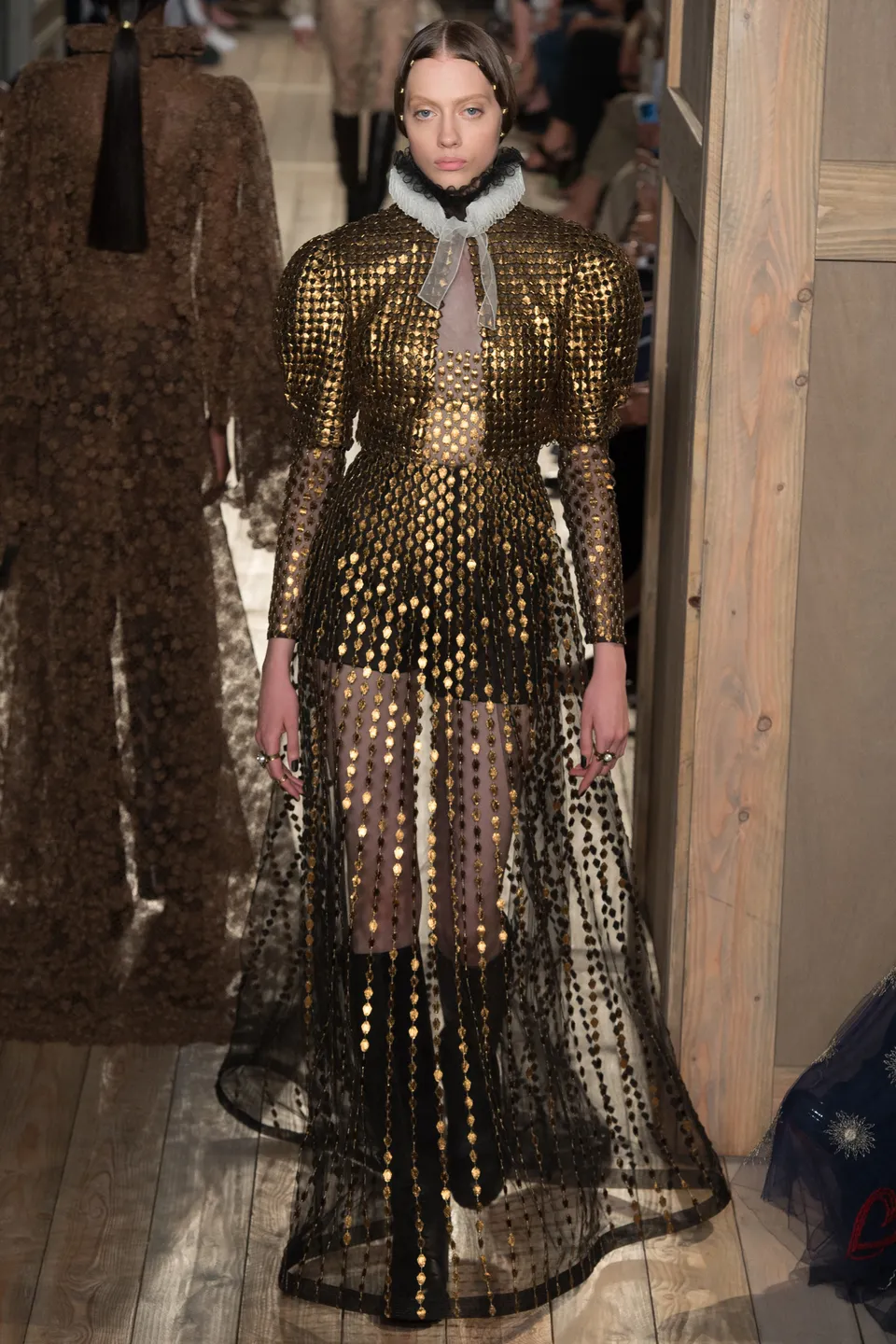 Elizabethan style 40