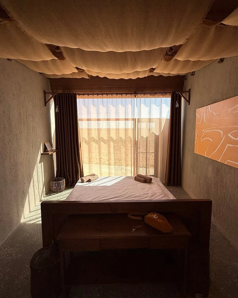 luxury stays in the Gobi Desert