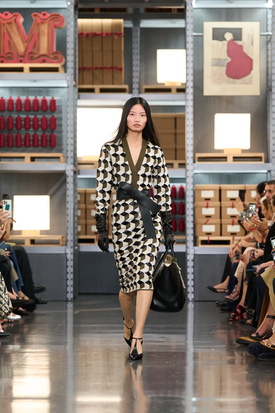 Max Mara Resort 2027 in Shanghai Was Ian Griffiths’ Cultural Test 6