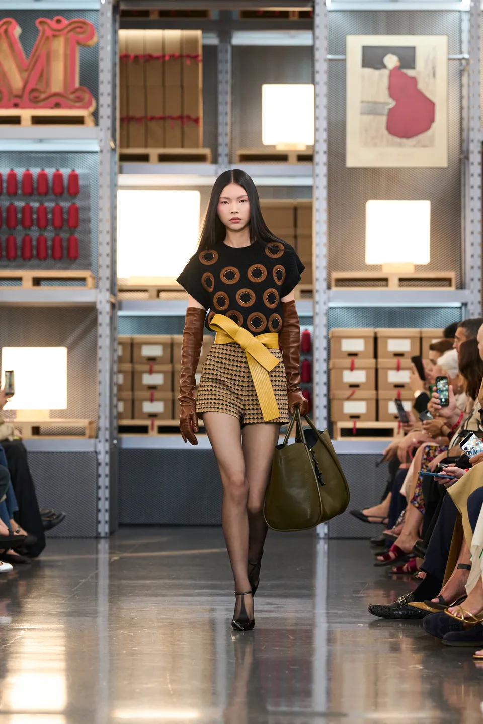 Max Mara Resort 2027 in Shanghai Was Ian Griffiths’ Cultural Test 8