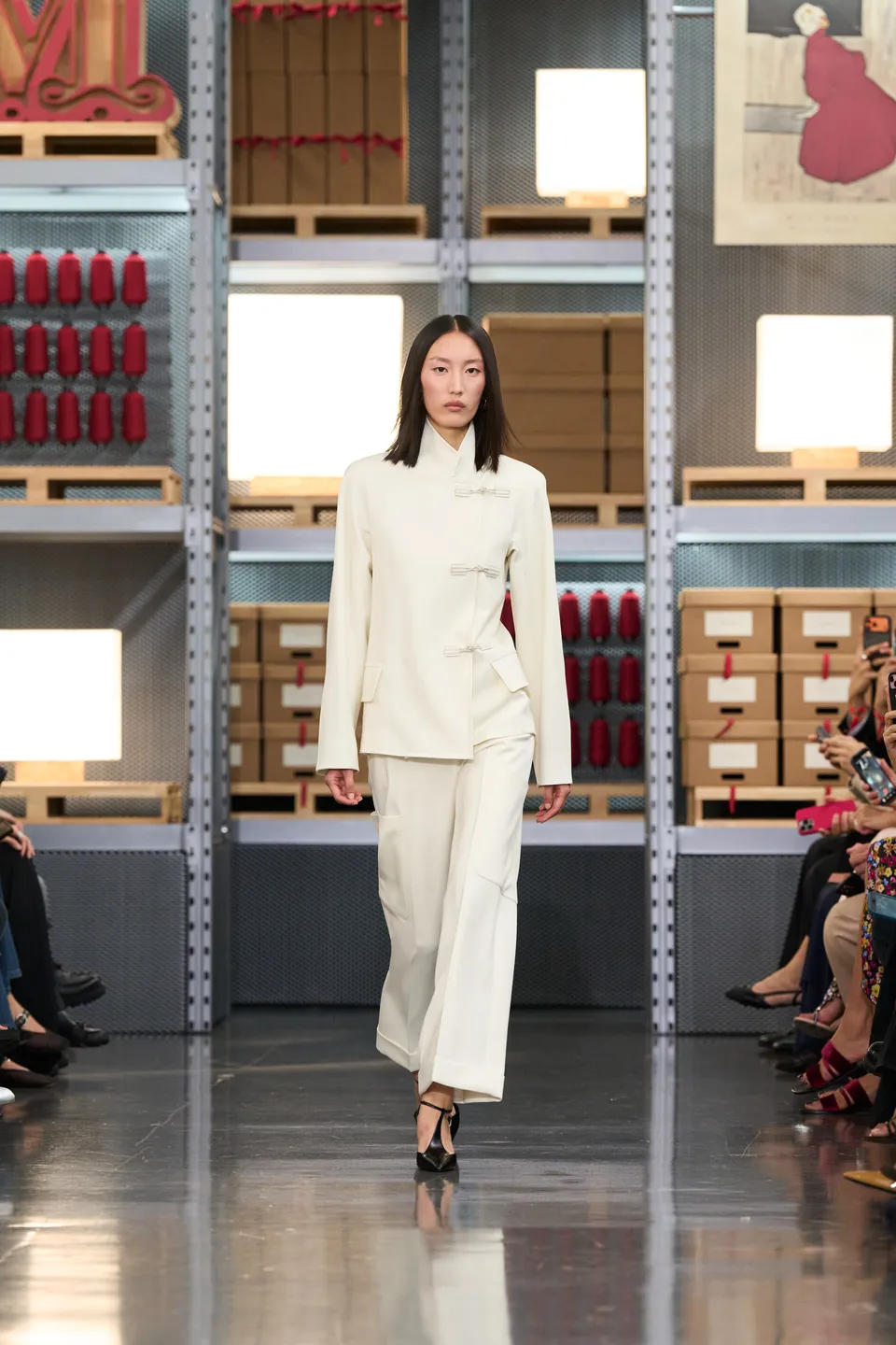 Max Mara Resort 2027 in Shanghai Was Ian Griffiths’ Cultural Test 10