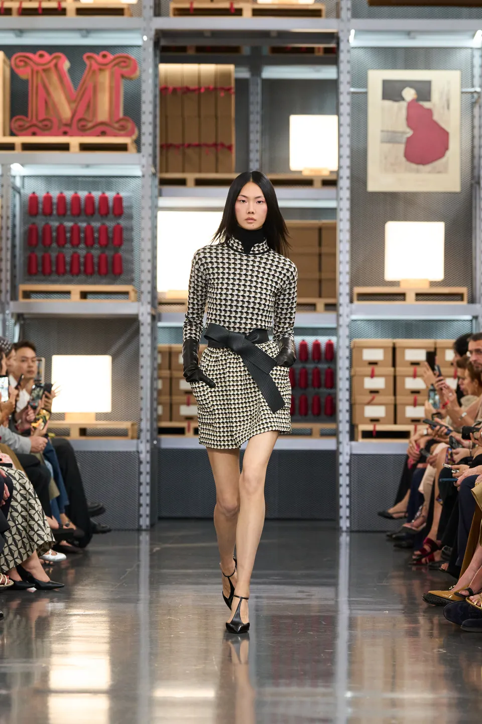 Max Mara Resort 2027 in Shanghai Was Ian Griffiths’ Cultural Test 13