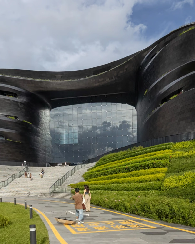museum luxury art collecting