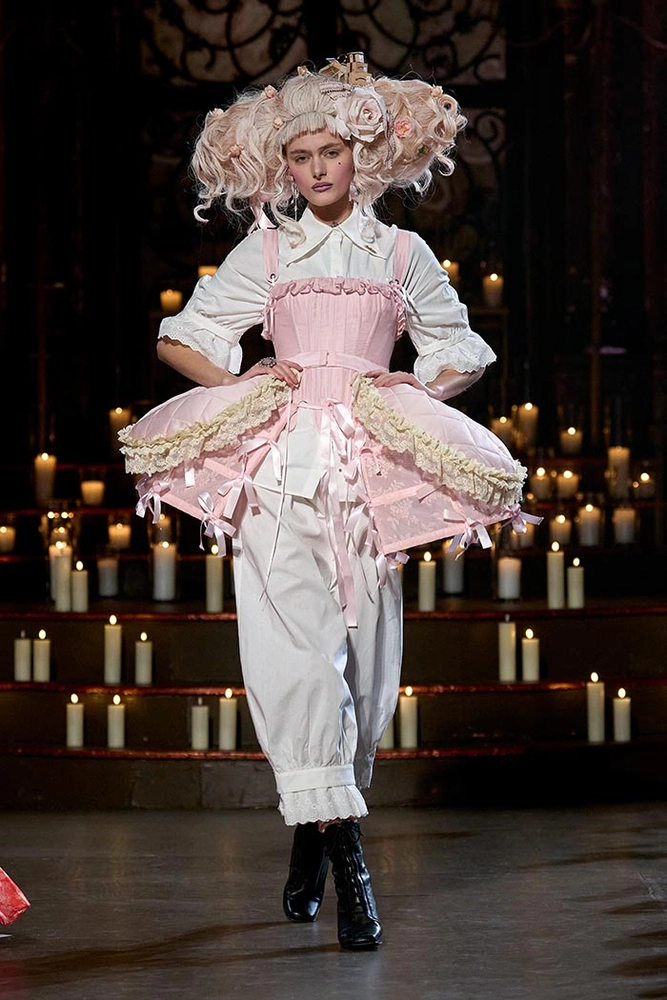 Rococo Style on the Runway 29