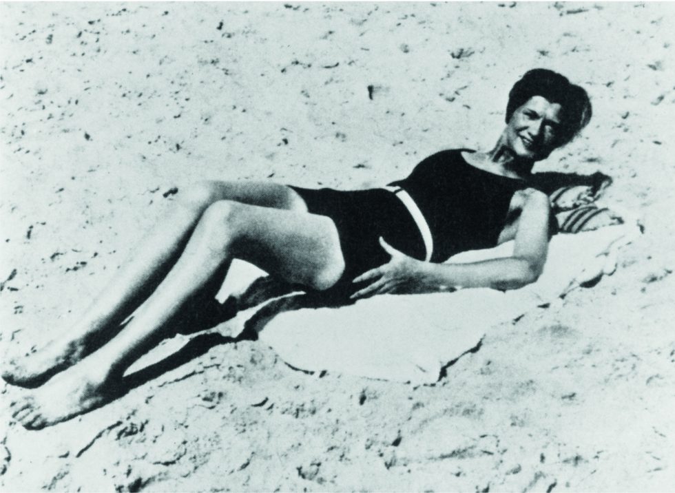 Coco Chanel, 1923 Tanning