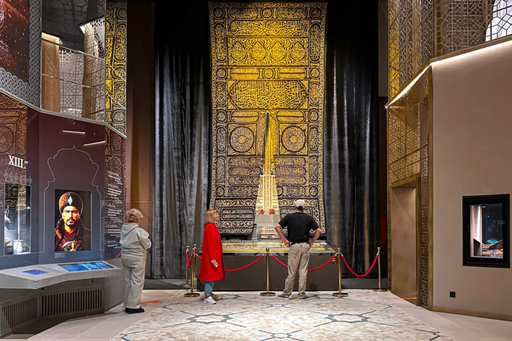 luxury art collecting museum
