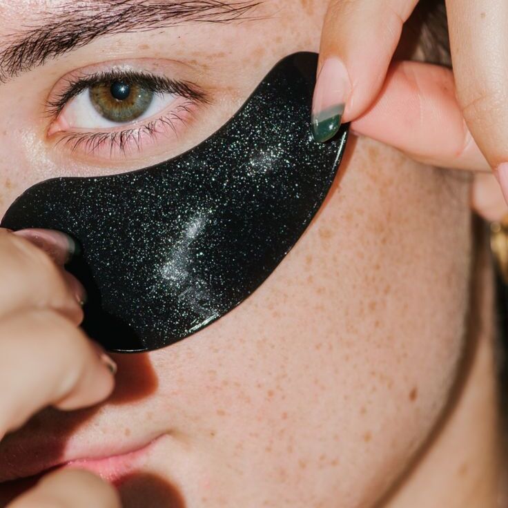 Micro-Hydration 111SKIN Celestial Black Diamond Eye Mask