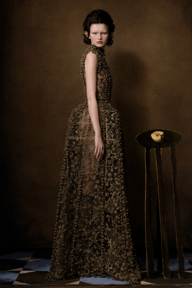 Victorian Style: The Eternal Roots of the Skeletal Divine Body