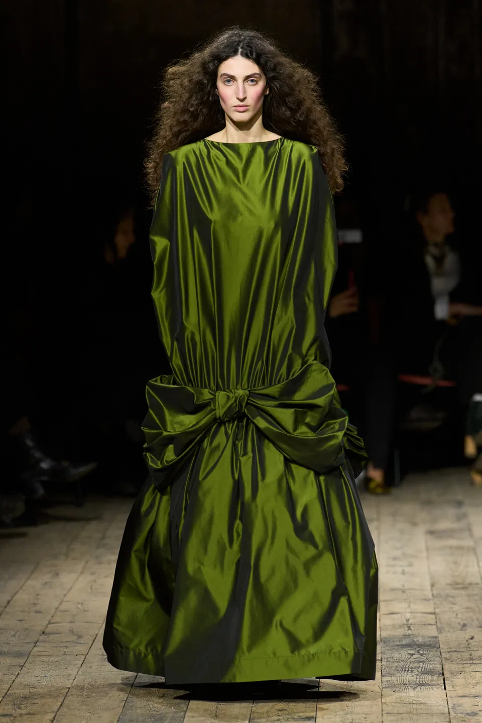Rococo Revival Brings Drama Back to Dressing 6