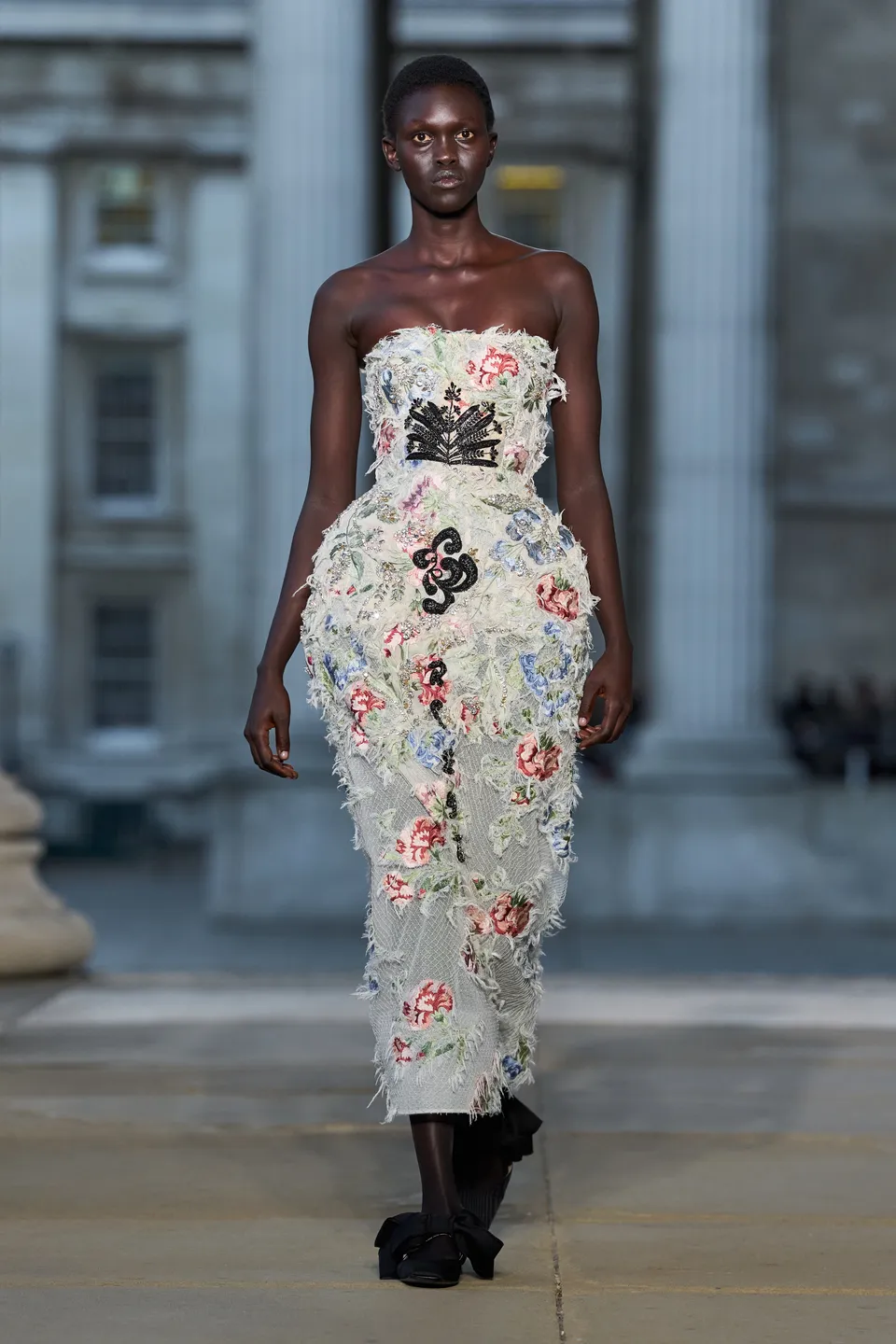 Rococo Revival Brings Drama Back to Dressing 10