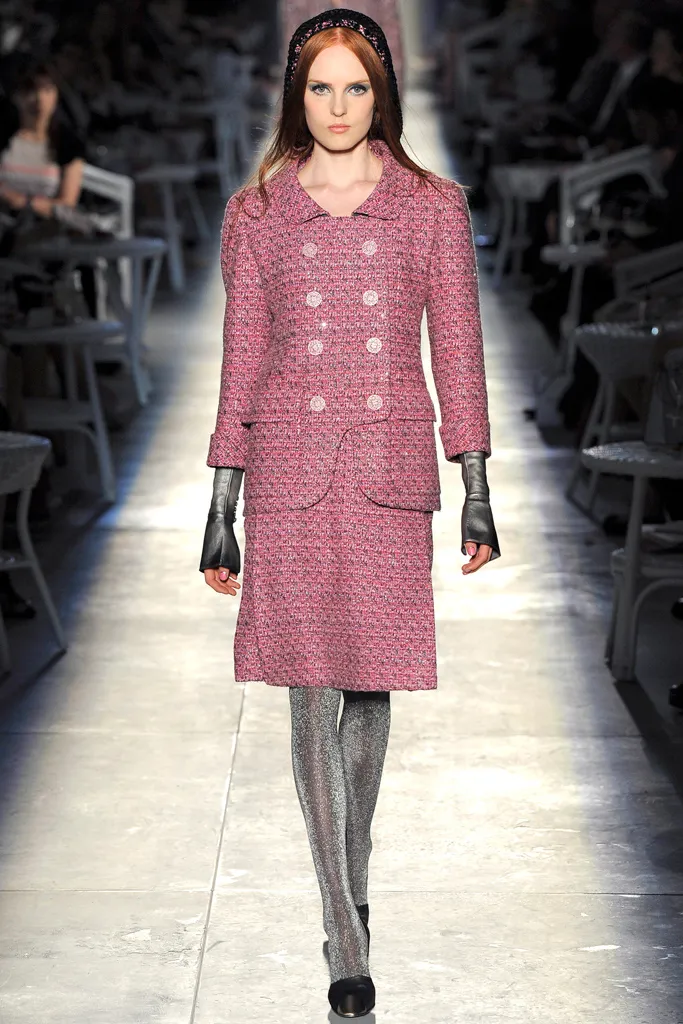 40s style runway 10