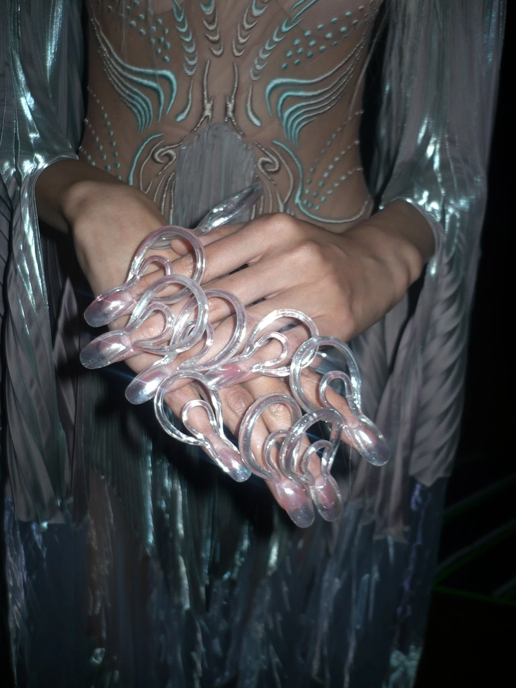 Nail Looks From Iris van Herpen Fall 2026 Show Explained 4