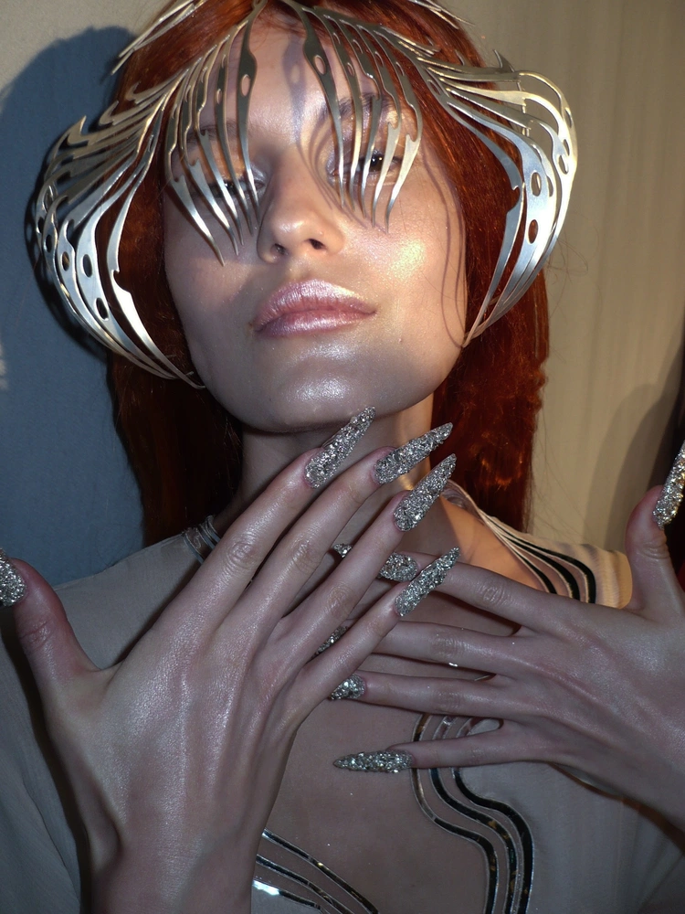 Nail Looks From Iris van Herpen Fall 2026 Show Explained 9