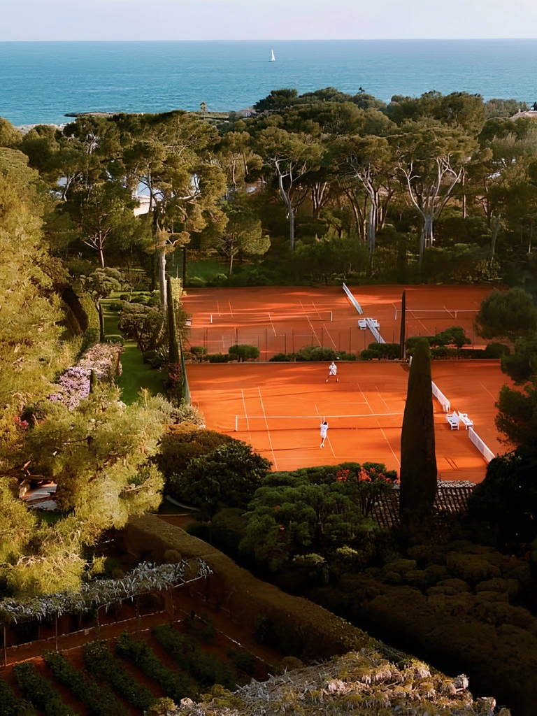 Luxury tennis courts