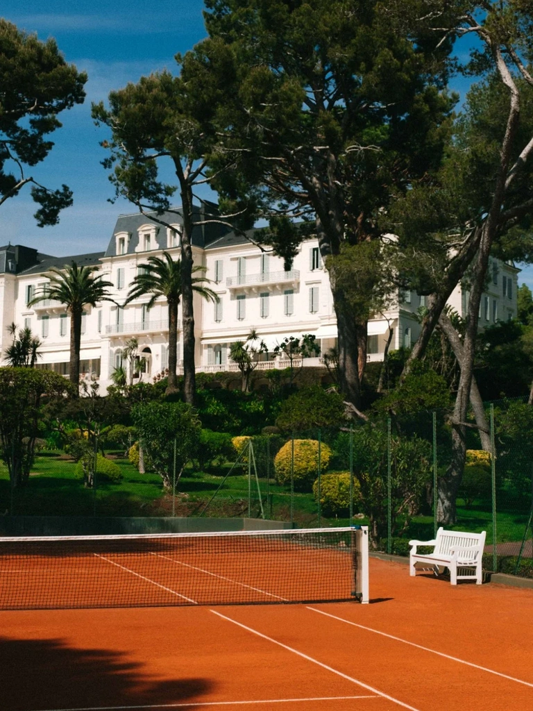 Luxury tennis courts