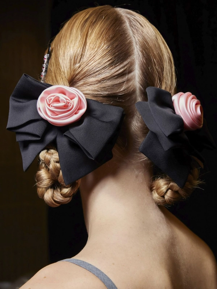 Let Summer Hair Accessories Do the Flirting 5