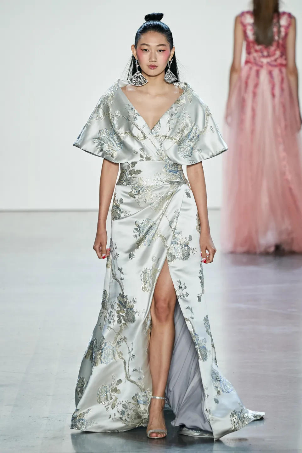 Brocade Fabric: A Regal Tapestry of Power and Tradition 22