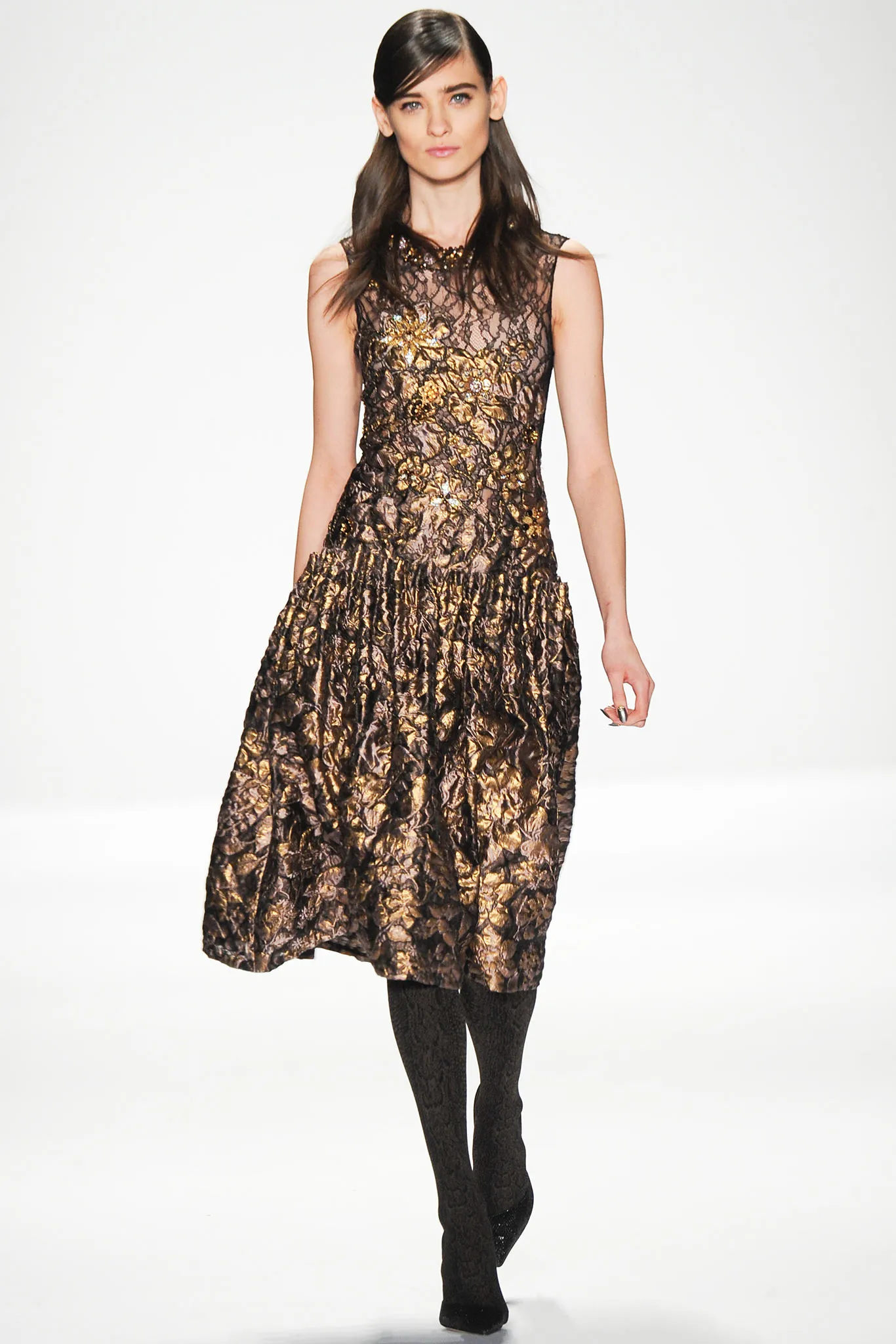 Brocade Fabric: A Regal Tapestry of Power and Tradition 25
