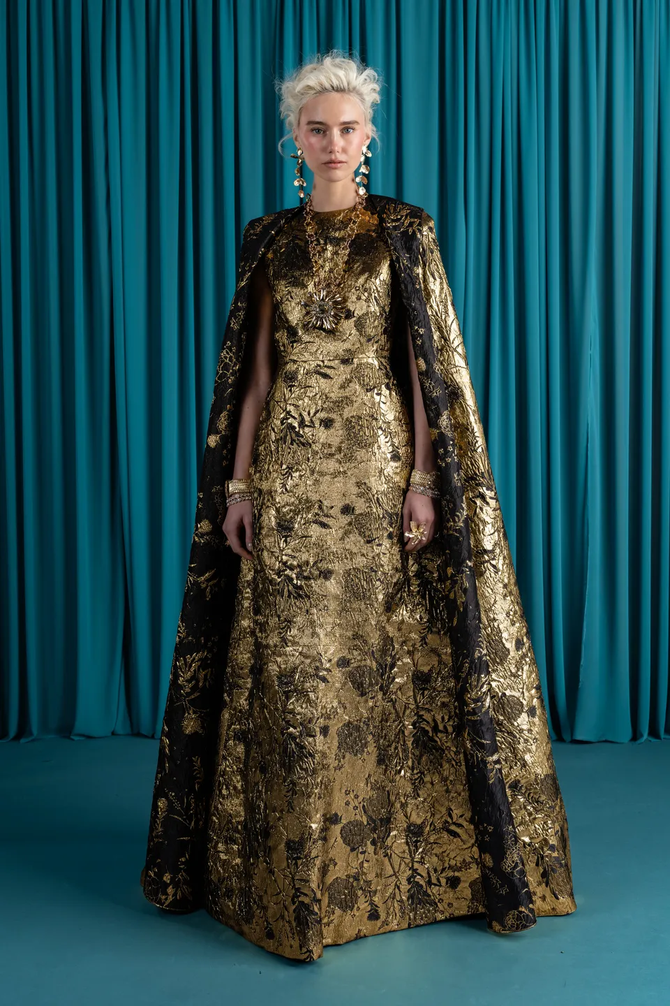 Brocade Fabric: A Regal Tapestry of Power and Tradition 31