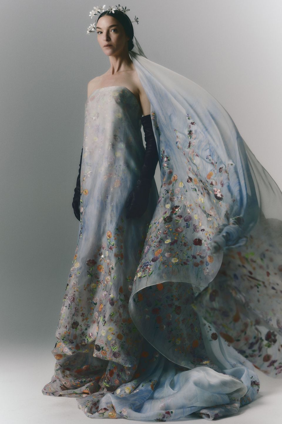 Organza Fabric: Floating Between Air and Radiance 3