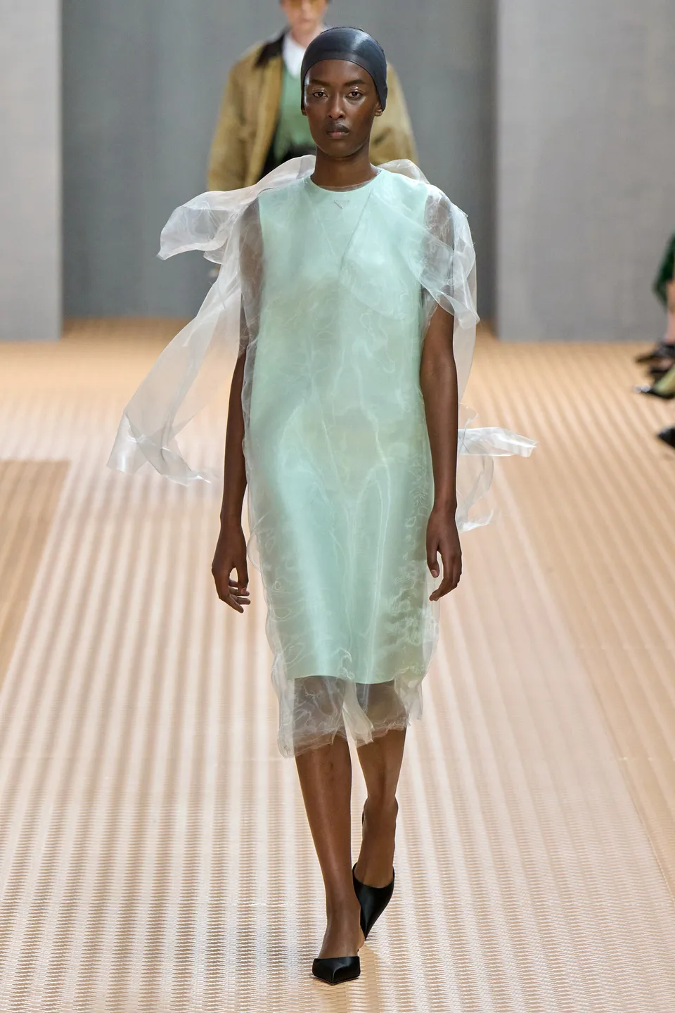 Organza Fabric: Floating Between Air and Radiance 14