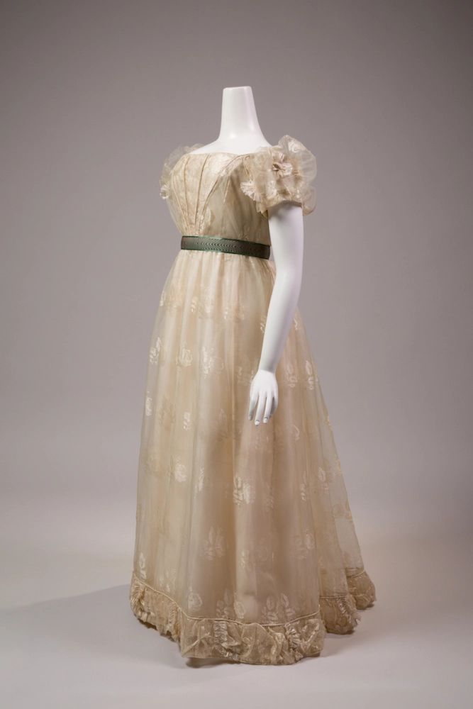 Organza Fabric: Floating Between Air and Radiance 21