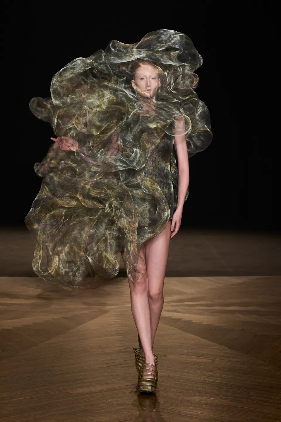 Organza Fabric: Floating Between Air and Radiance 27