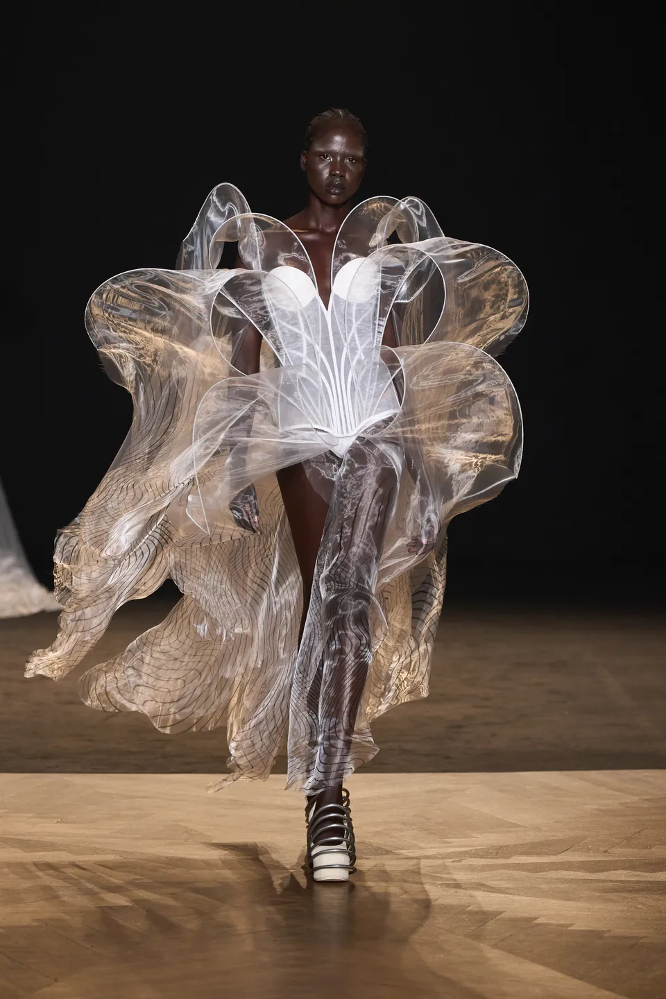 Organza Fabric: Floating Between Air and Radiance 28