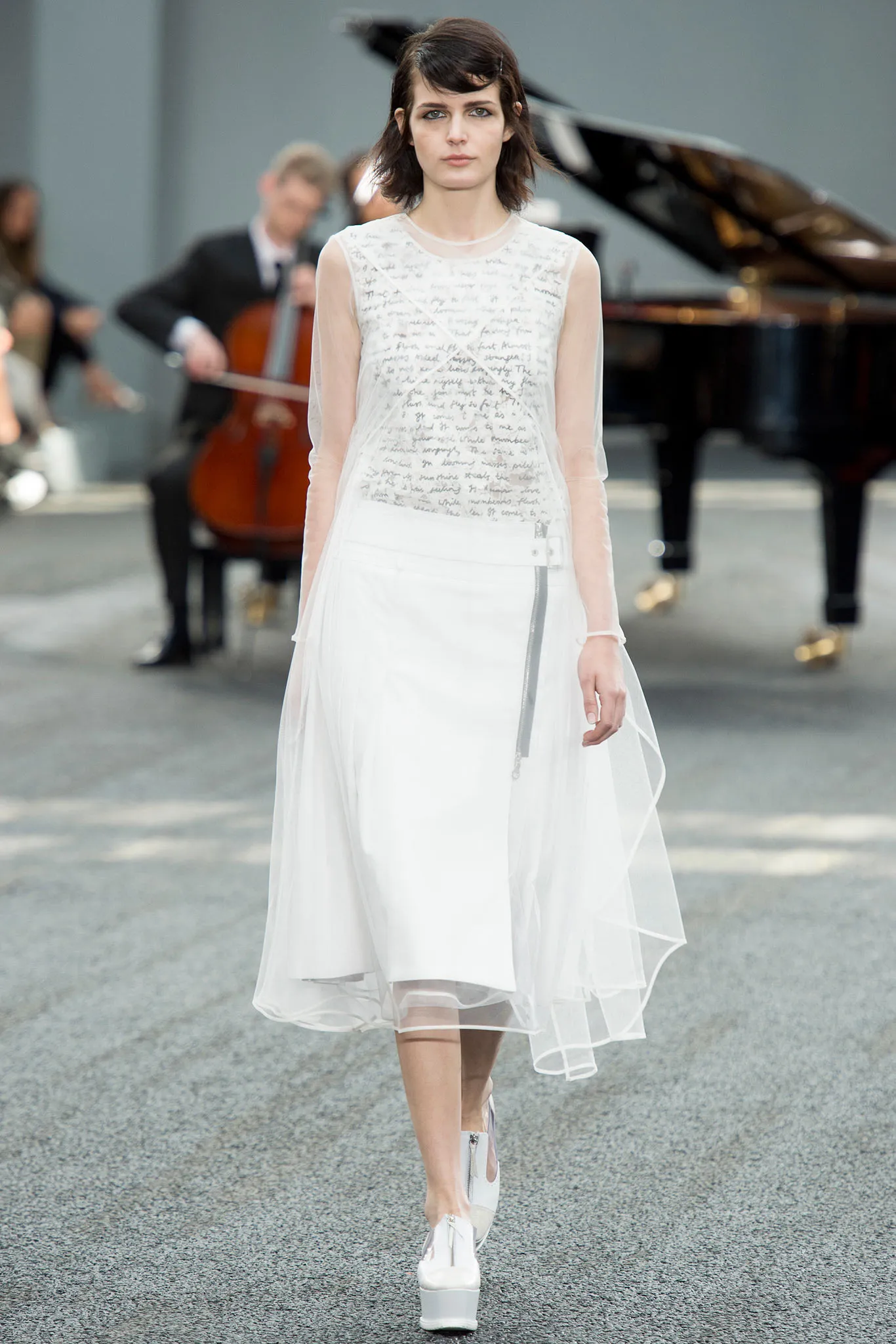 Organza Fabric: Floating Between Air and Radiance 34