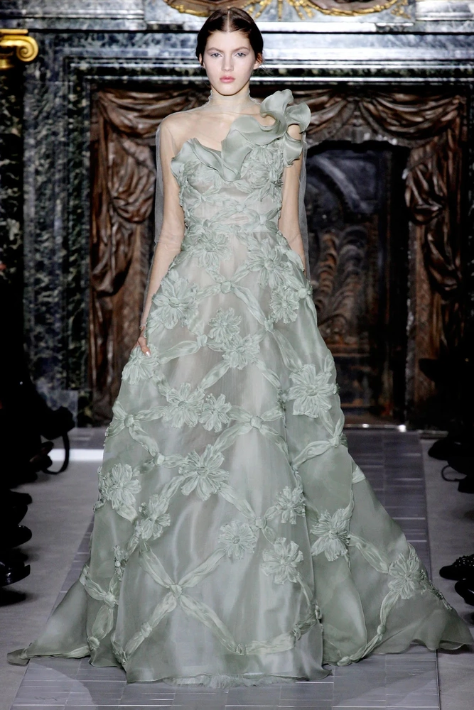Organza Fabric: Floating Between Air and Radiance 40