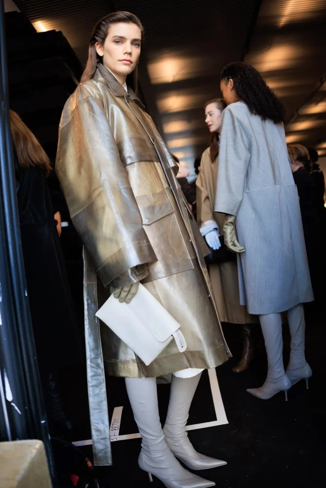 Transparent Fashion Beneath the Pouring Rain 4