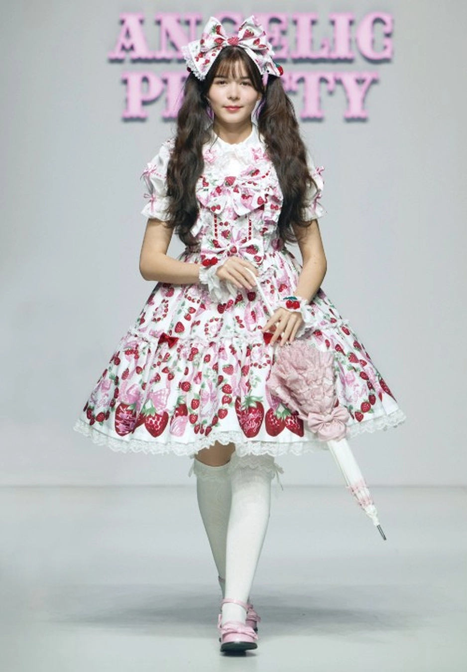 lolita style runway 5