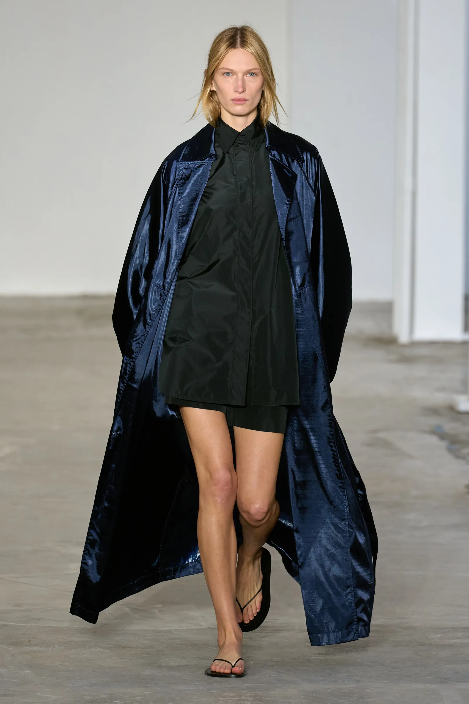 Wind Wants Pre-Fall Capes With a Life of Their Own 8