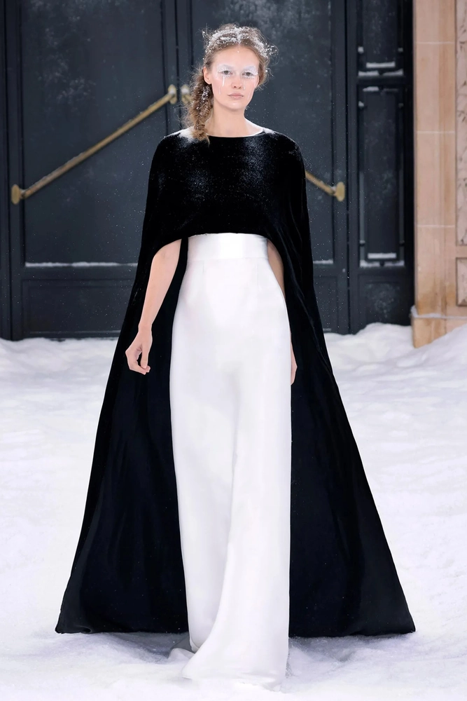Wind Wants Pre-Fall Capes With a Life of Their Own 10