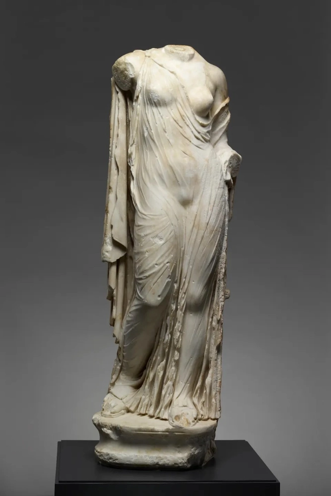 Ancient Greek Style: The Fold That Summoned Goddesses 3