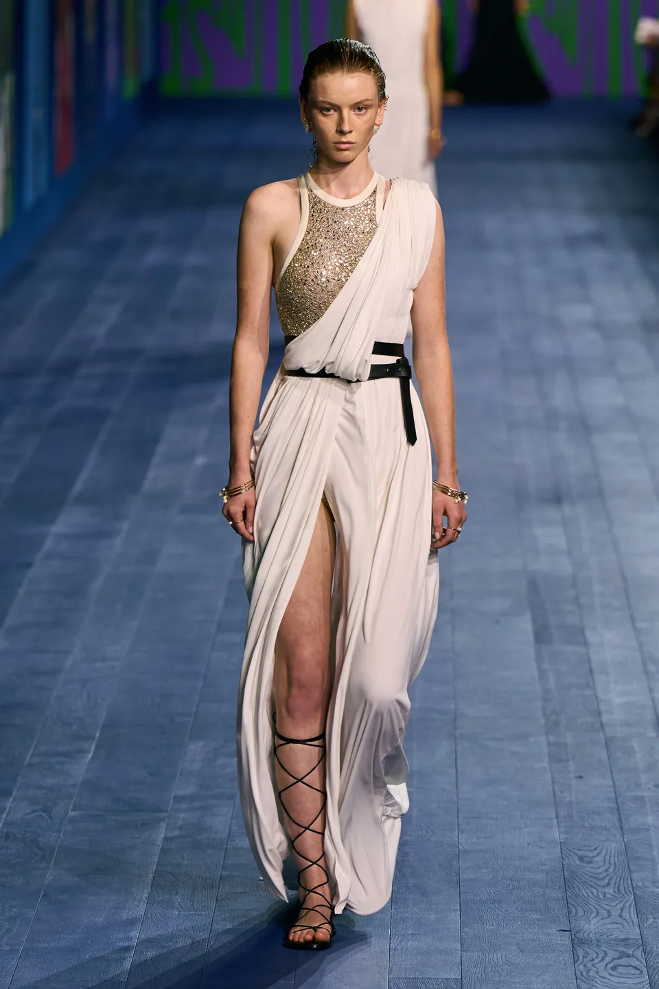 Ancient Greek Style: The Fold That Summoned Goddesses 30