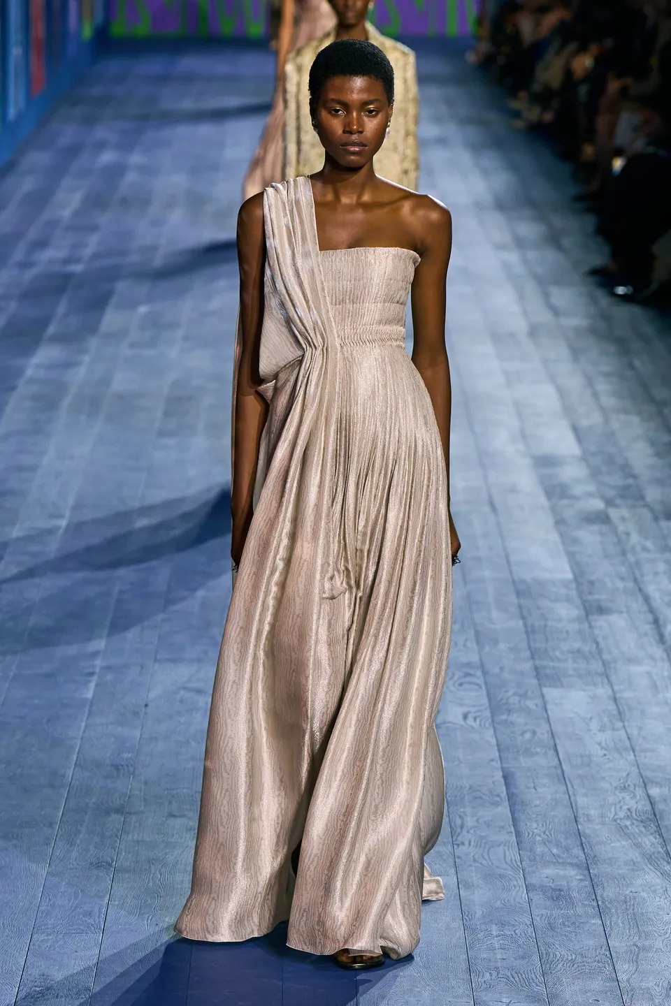 Ancient Greek Style: The Fold That Summoned Goddesses 31