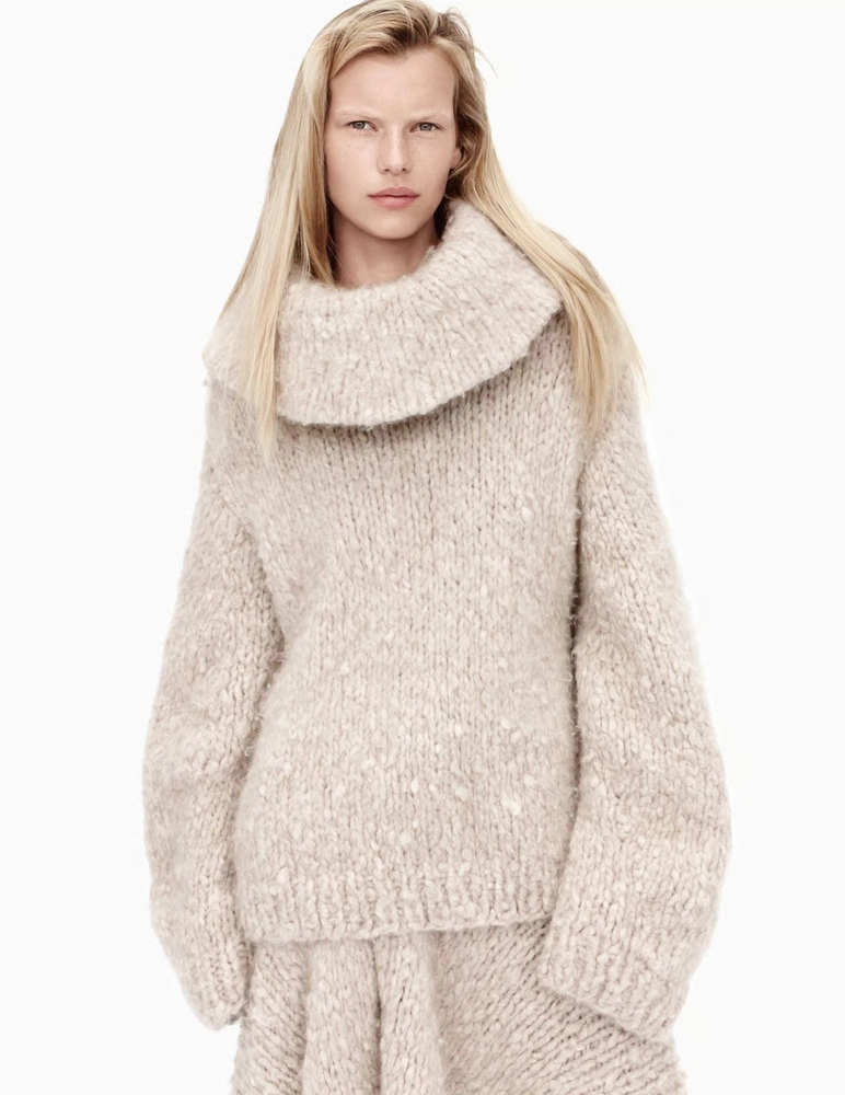 Cashmere Fabric: Luxury Begins Beneath a Goat’s Fur 10
